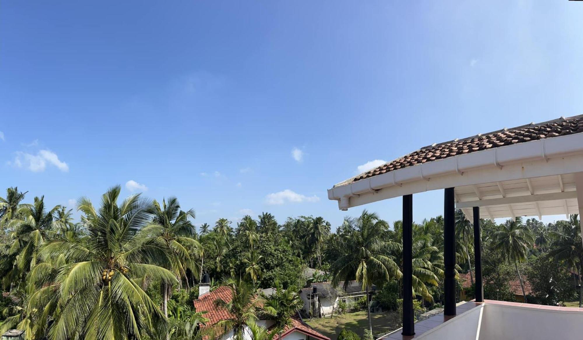Beach Club Apartments Induruwa Buitenkant foto